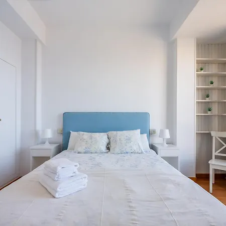 Fee4me Front Line Flat In Caion