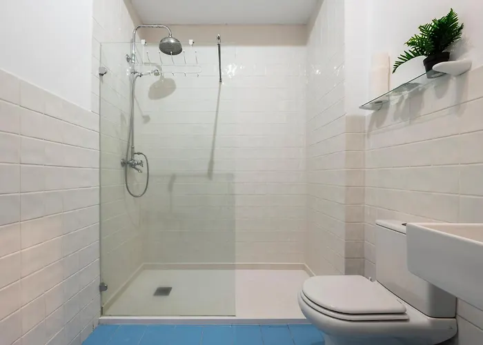 Fee4me Front Line Flat In Caion Apartman Laracha