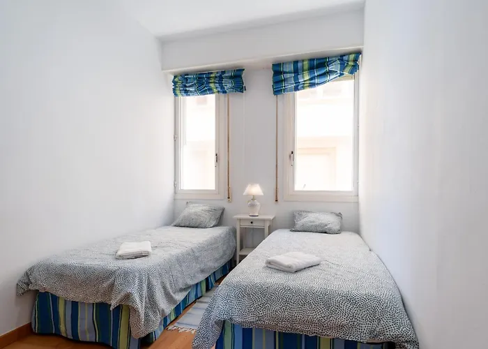 Fee4me Front Line Flat In Caion *