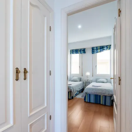 Fee4me Front Line Flat In Caion *