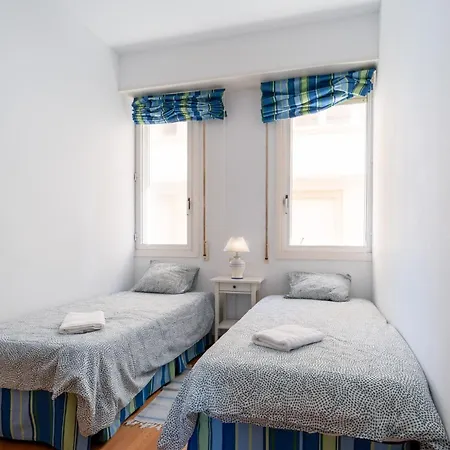 Fee4me Front Line Flat In Caion *