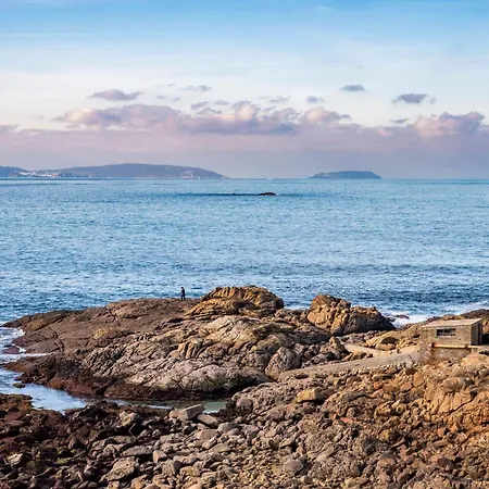 Fee4me Front Line Flat In Caion *