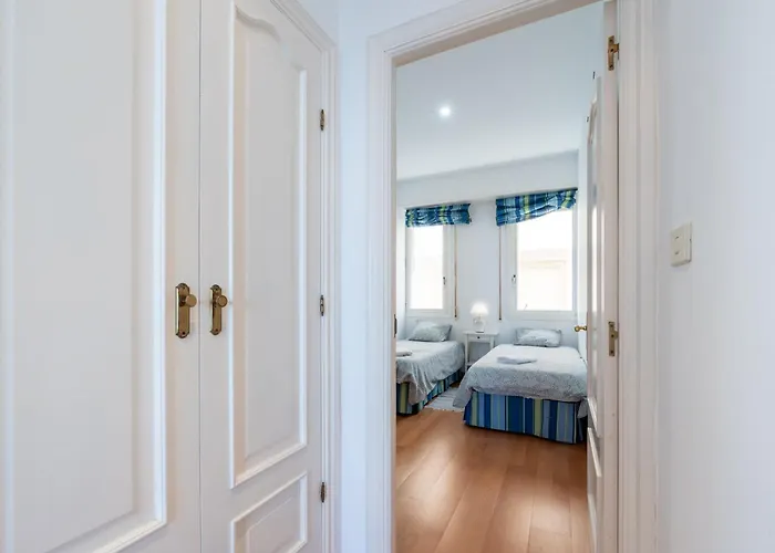 Fee4me Front Line Flat In Caion *