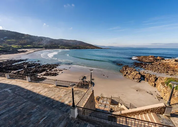 Fee4me Front Line Flat In Caion Lejlighed