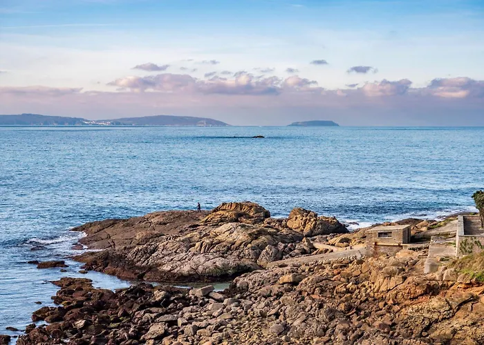 Fee4me Front Line Flat In Caion *